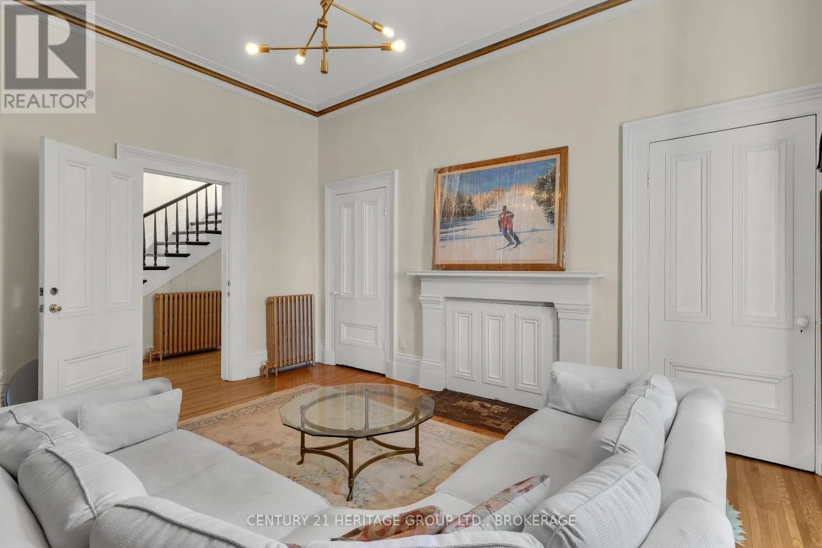 389 KING STREET E