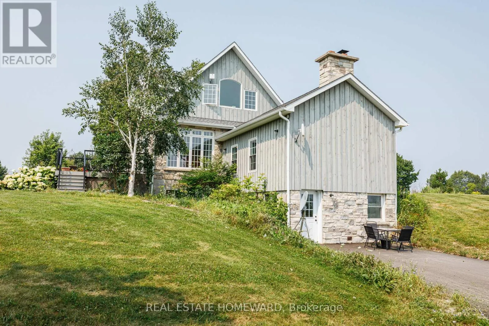 137295 12 GREY ROAD