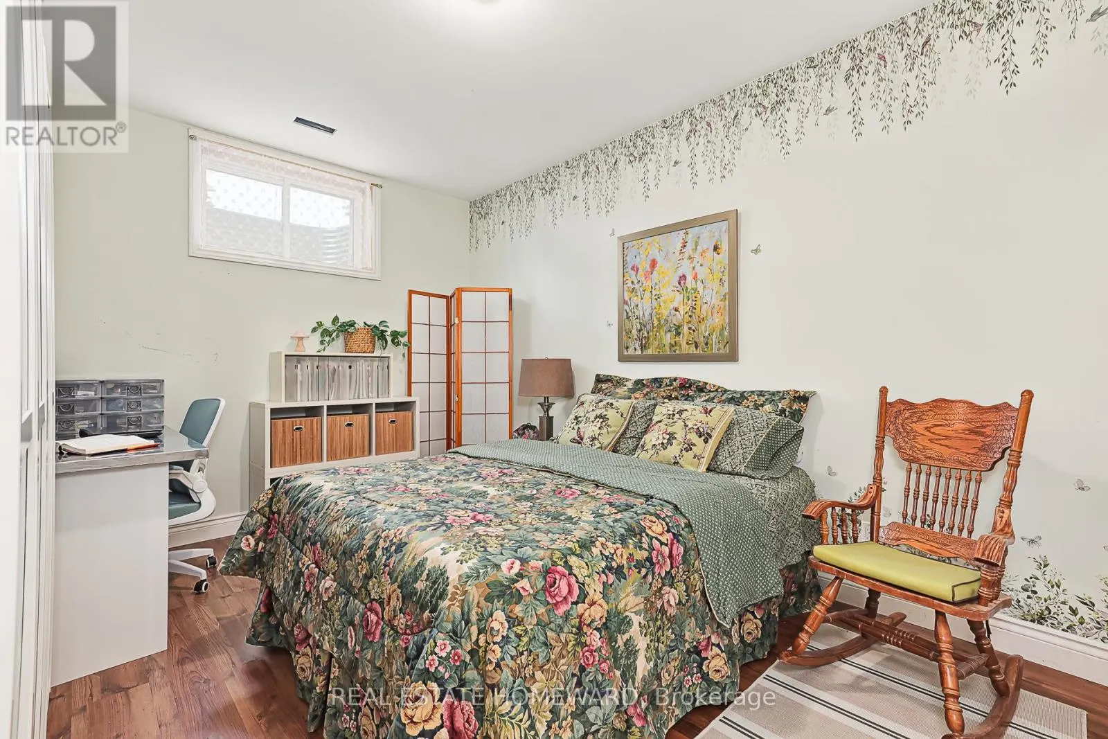 137295 12 GREY ROAD