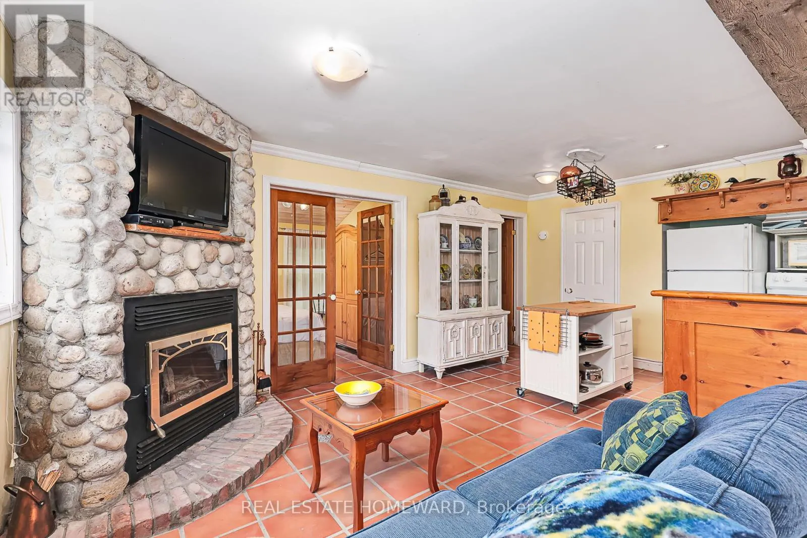 137295 12 GREY ROAD