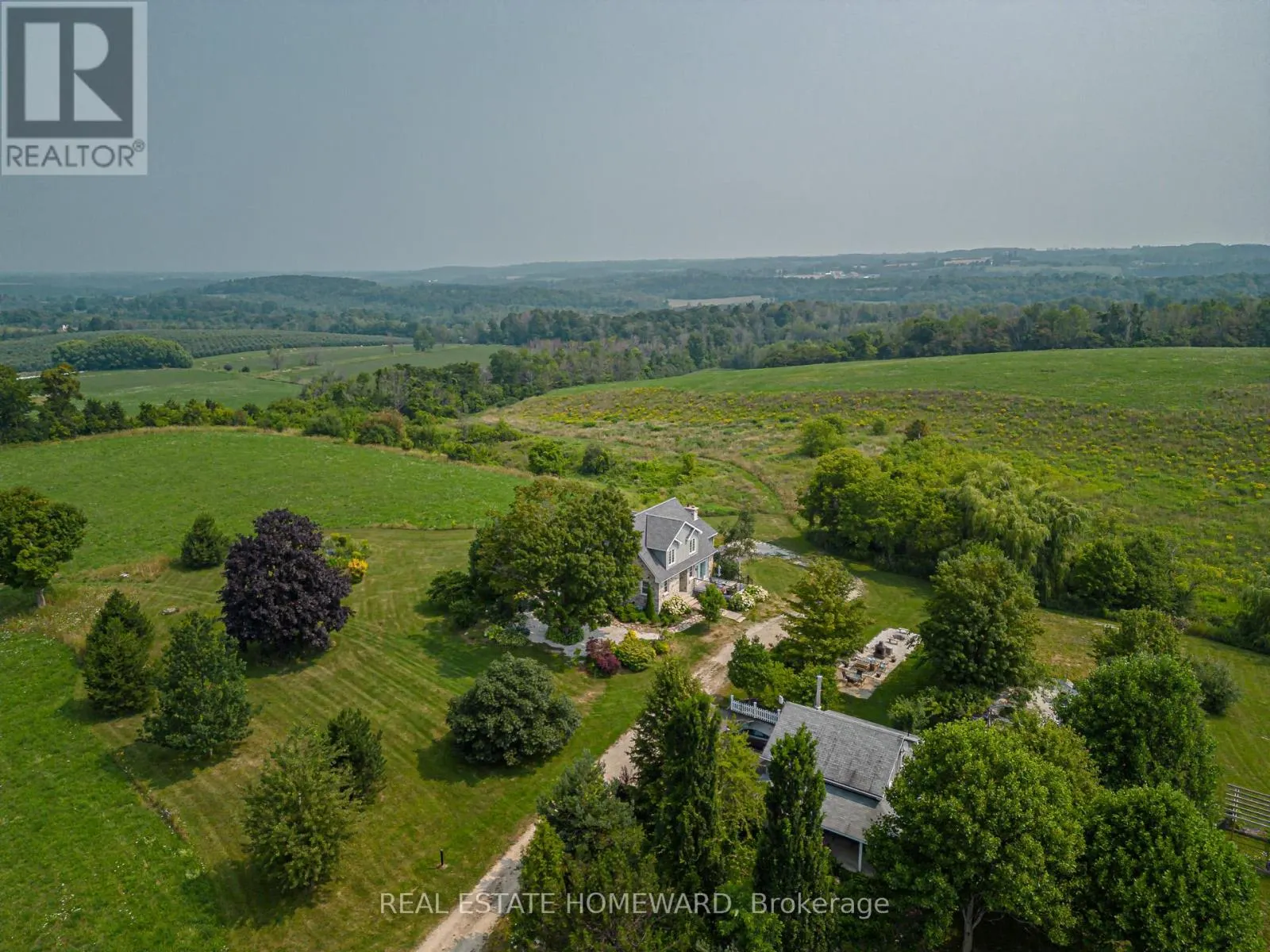 137295 12 GREY ROAD
