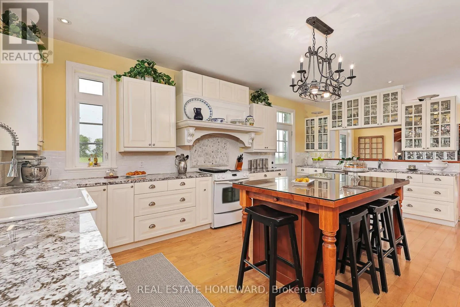 137295 12 GREY ROAD