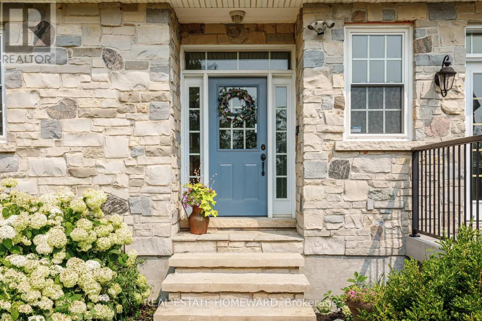 137295 12 GREY ROAD