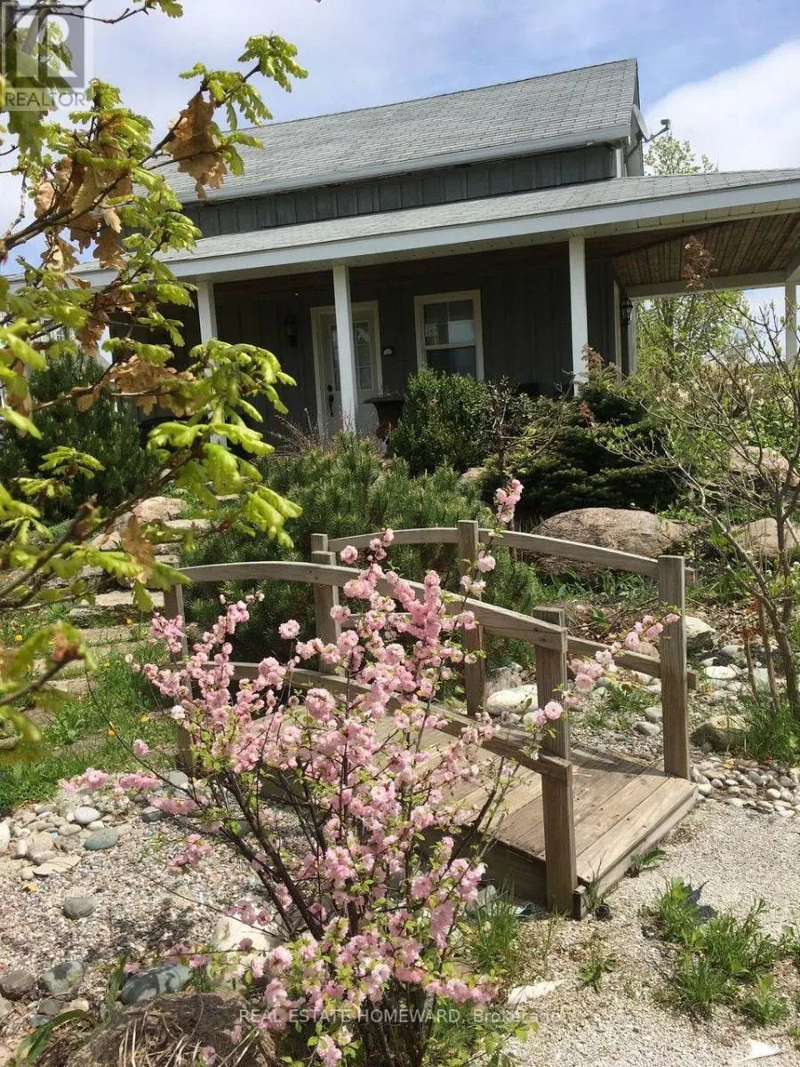 137295 12 GREY ROAD