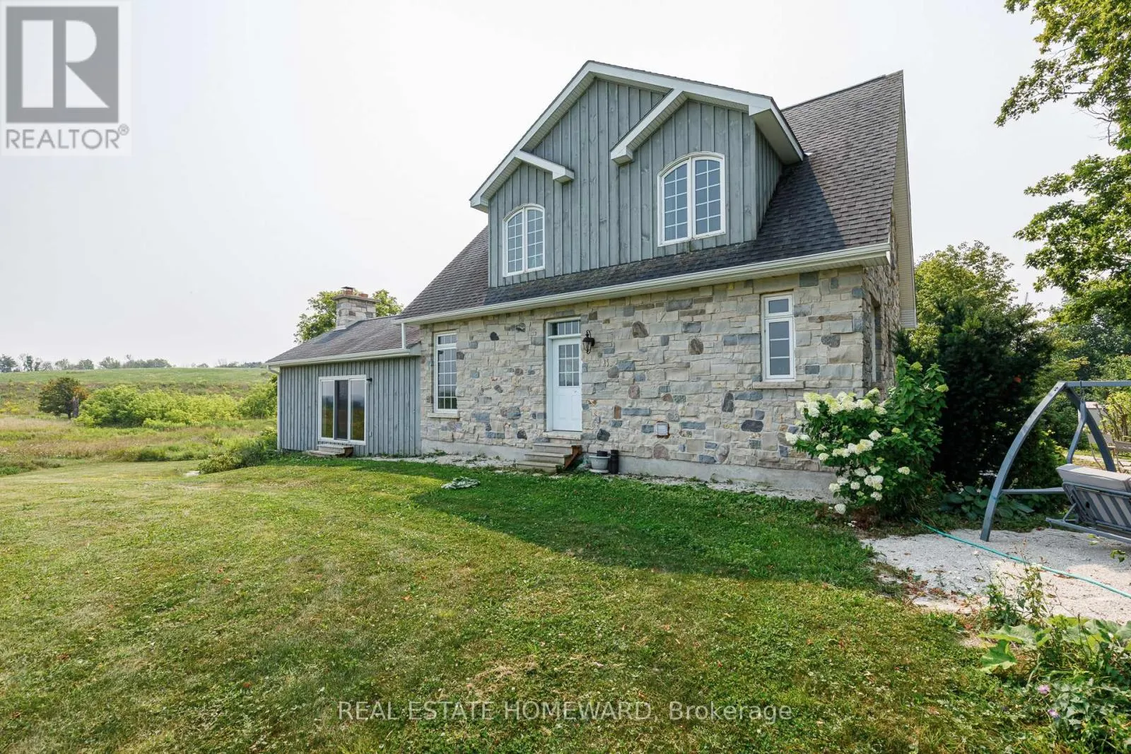137295 12 GREY ROAD