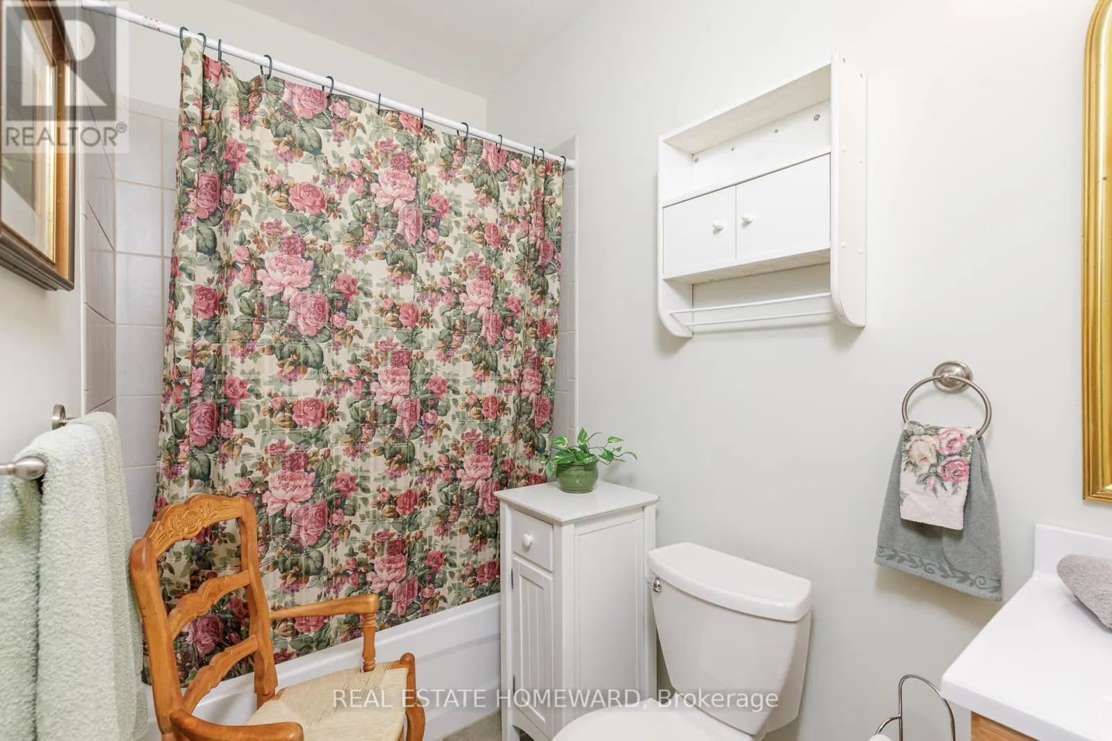 137295 12 GREY ROAD