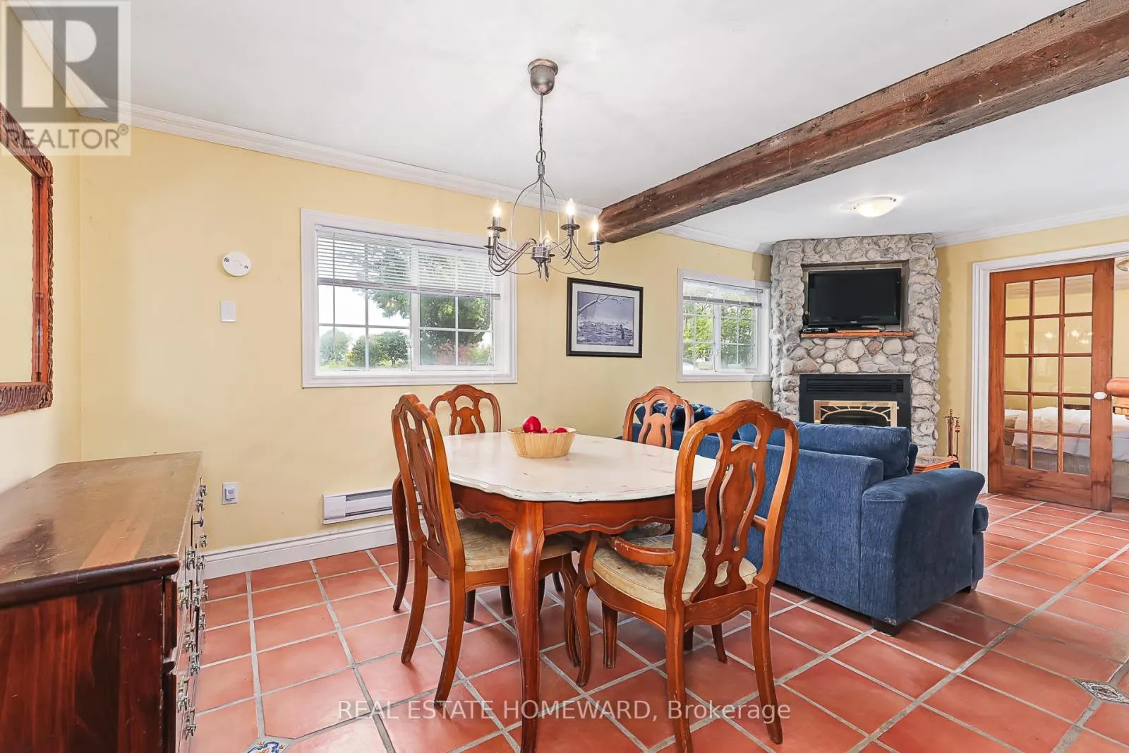 137295 12 GREY ROAD