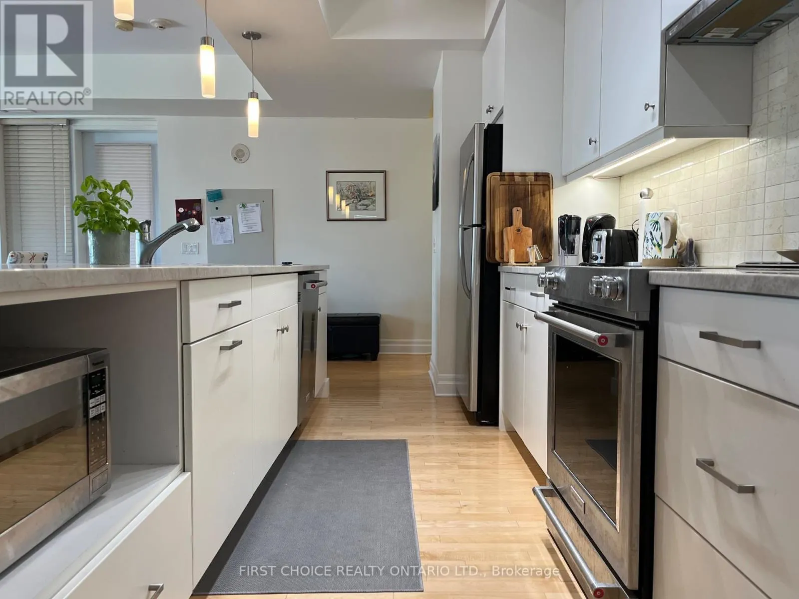 609 - 245 KENT STREET