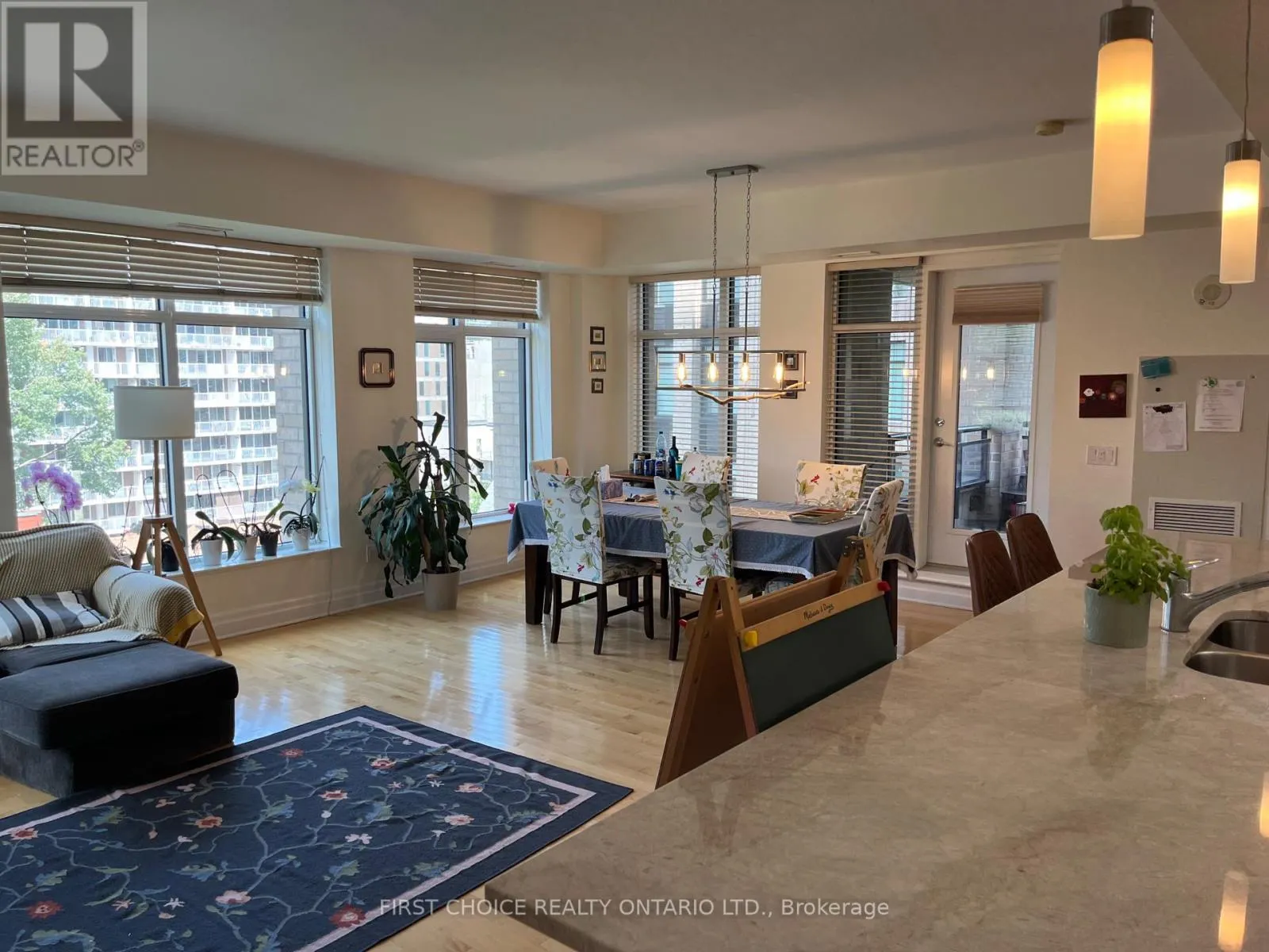 609 - 245 KENT STREET