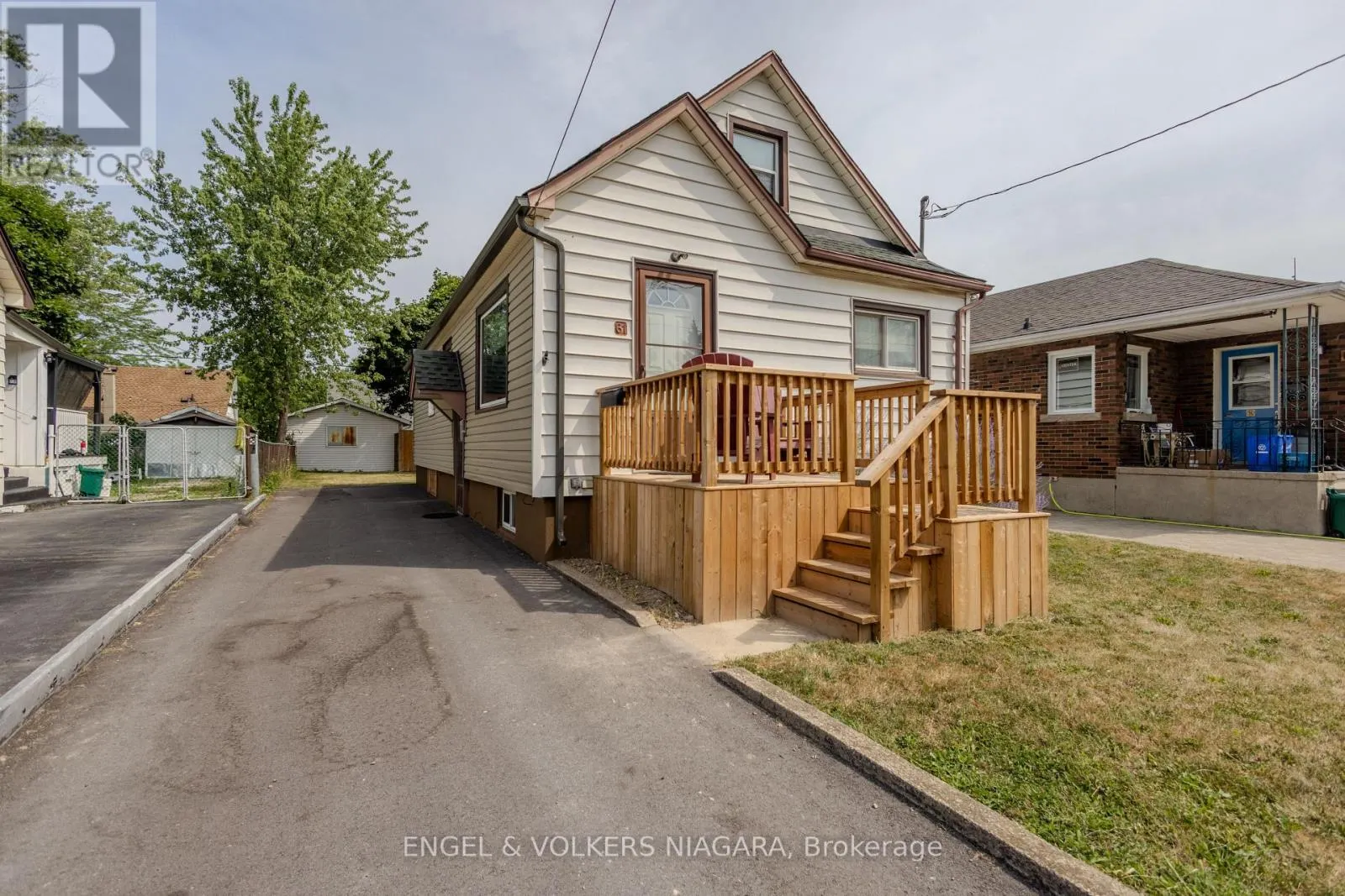 61 HAMILTON STREET E