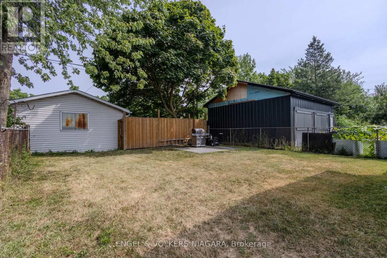 61 HAMILTON STREET E