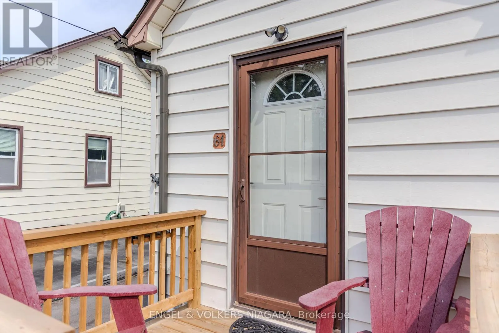 61 HAMILTON STREET E