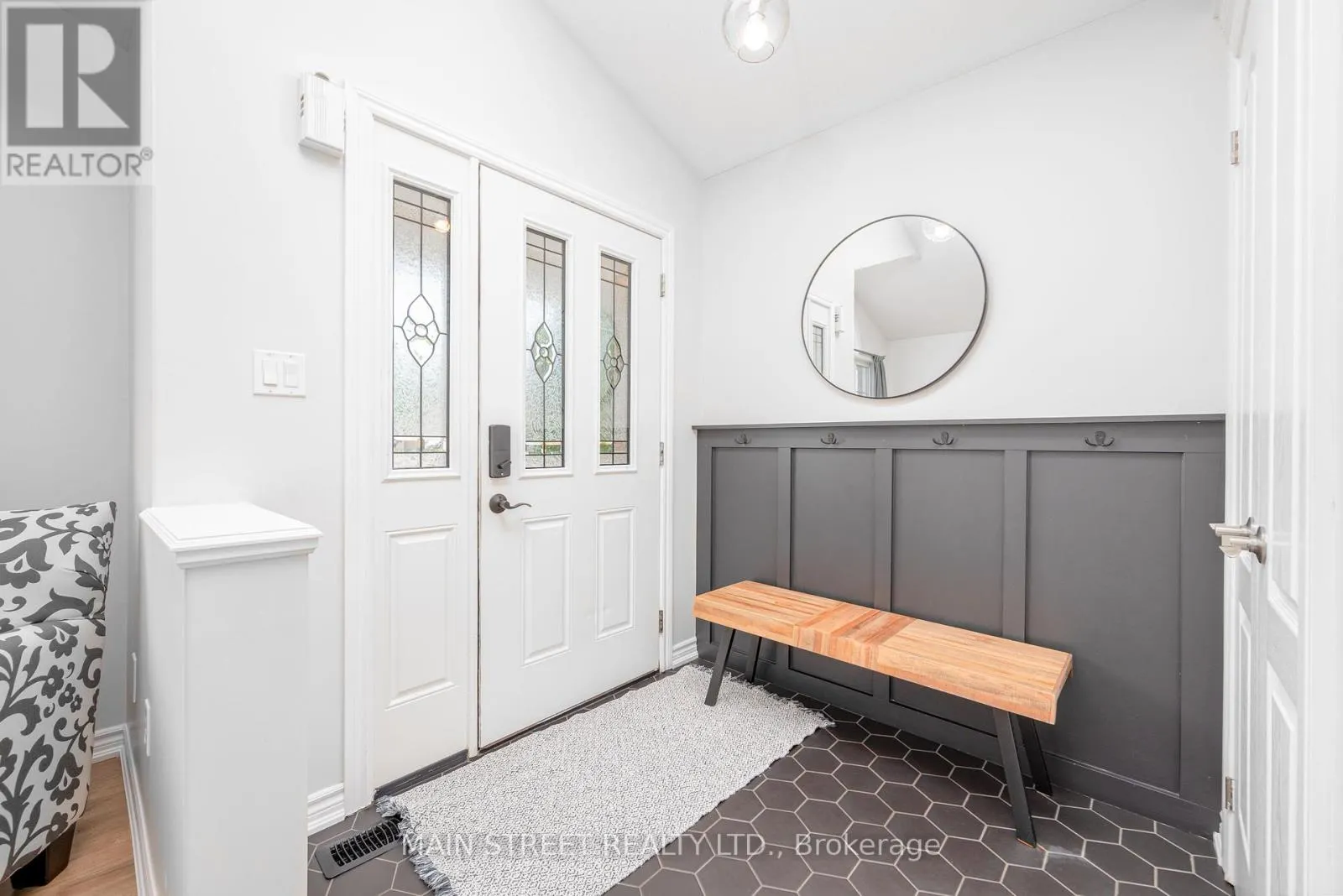 76 LAURENT BOULEVARD