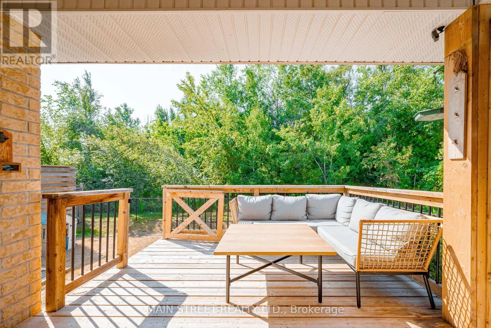 76 LAURENT BOULEVARD