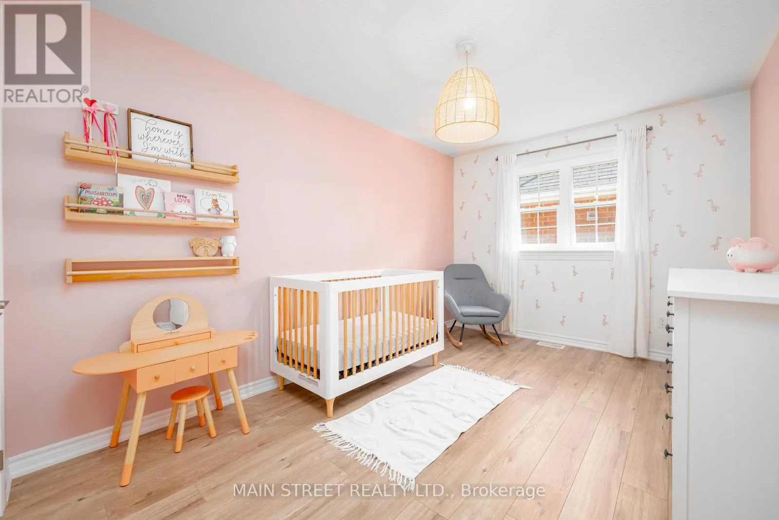 76 LAURENT BOULEVARD