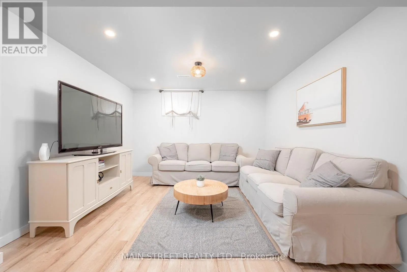 76 LAURENT BOULEVARD