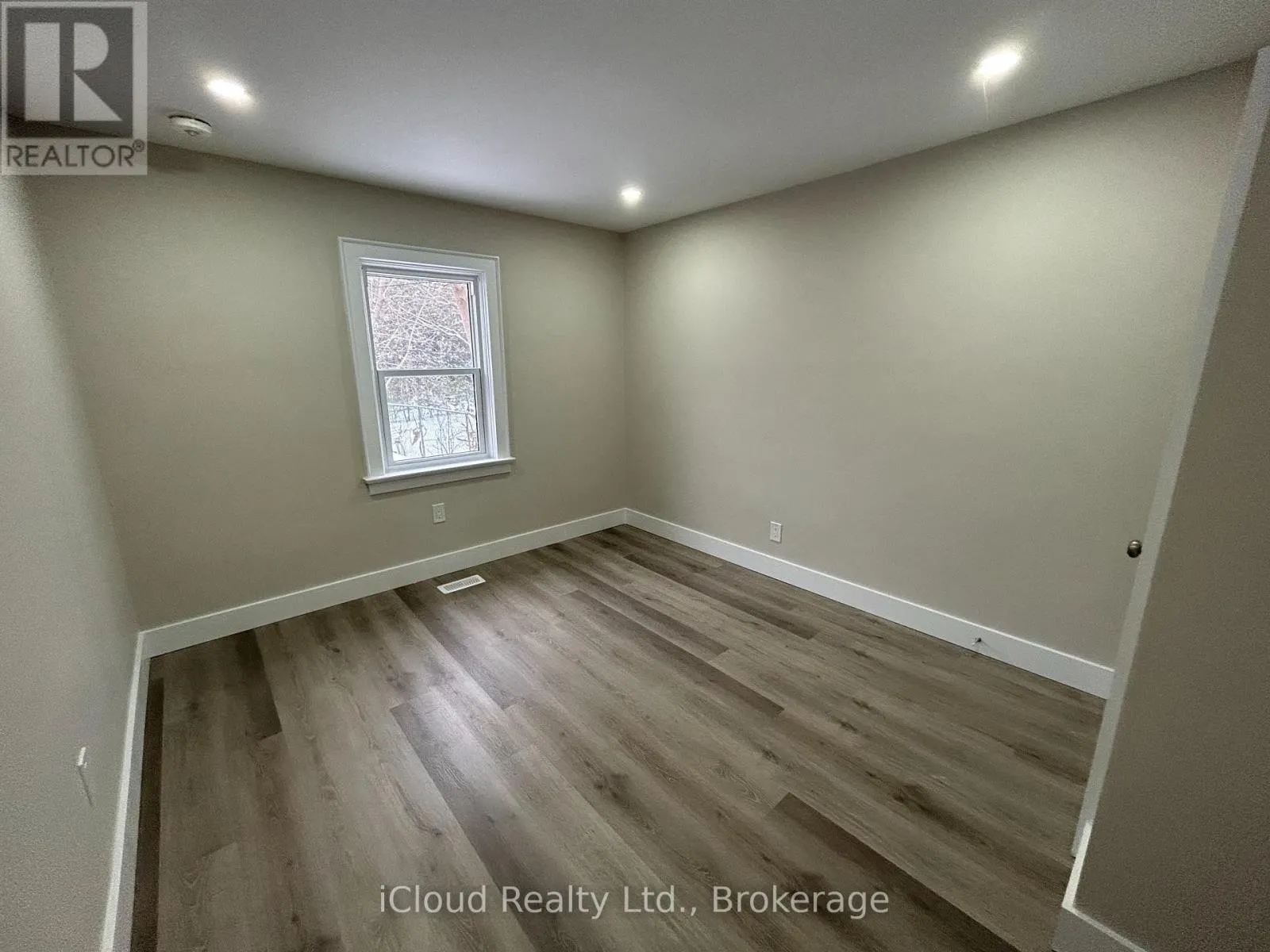 UNIT 1 - 152 WEBER STREET E