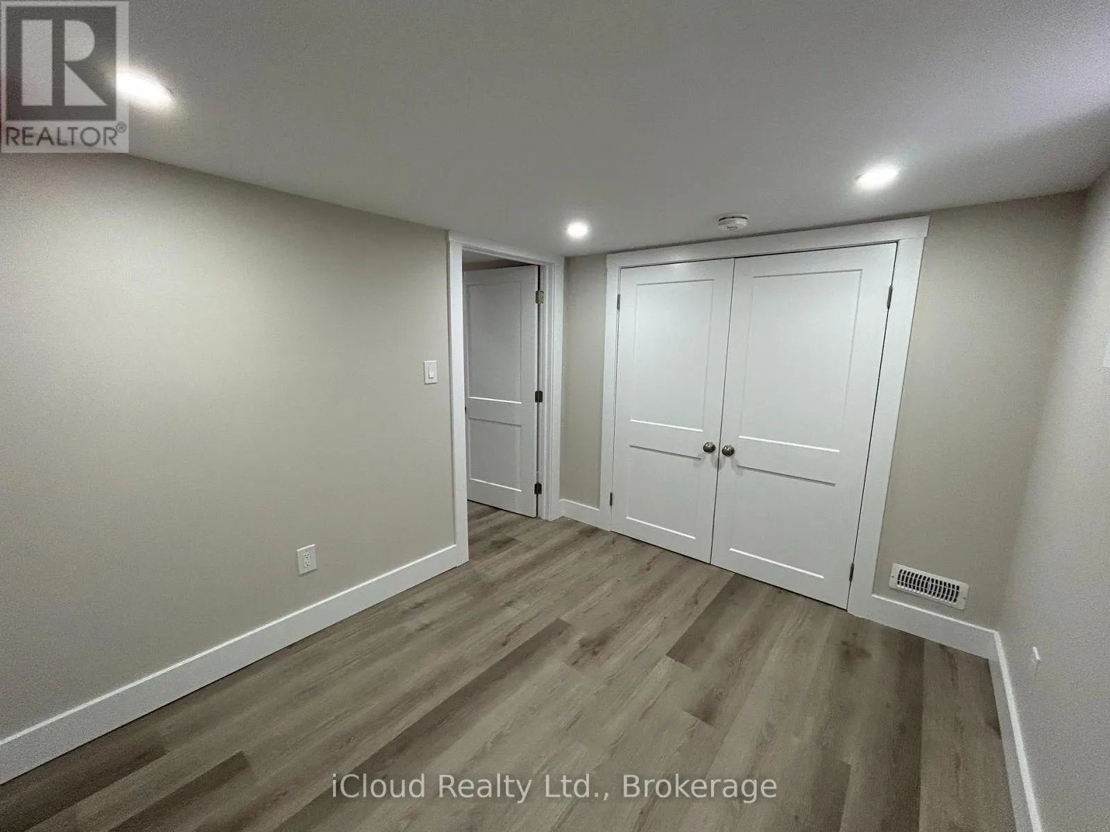UNIT 1 - 152 WEBER STREET E