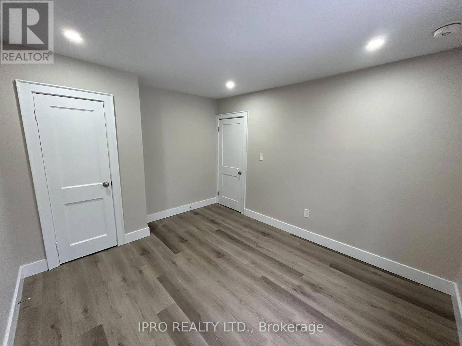 UNIT 1 - 152 WEBER STREET E