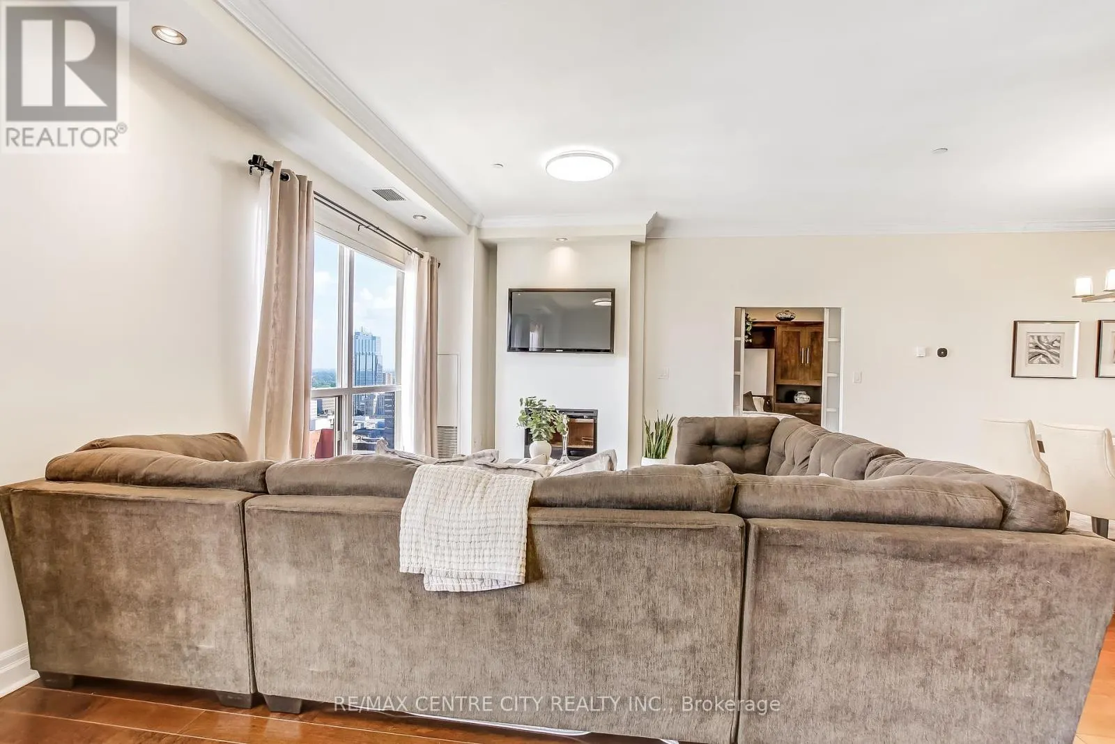 2401 - 330 RIDOUT STREET N, #2401