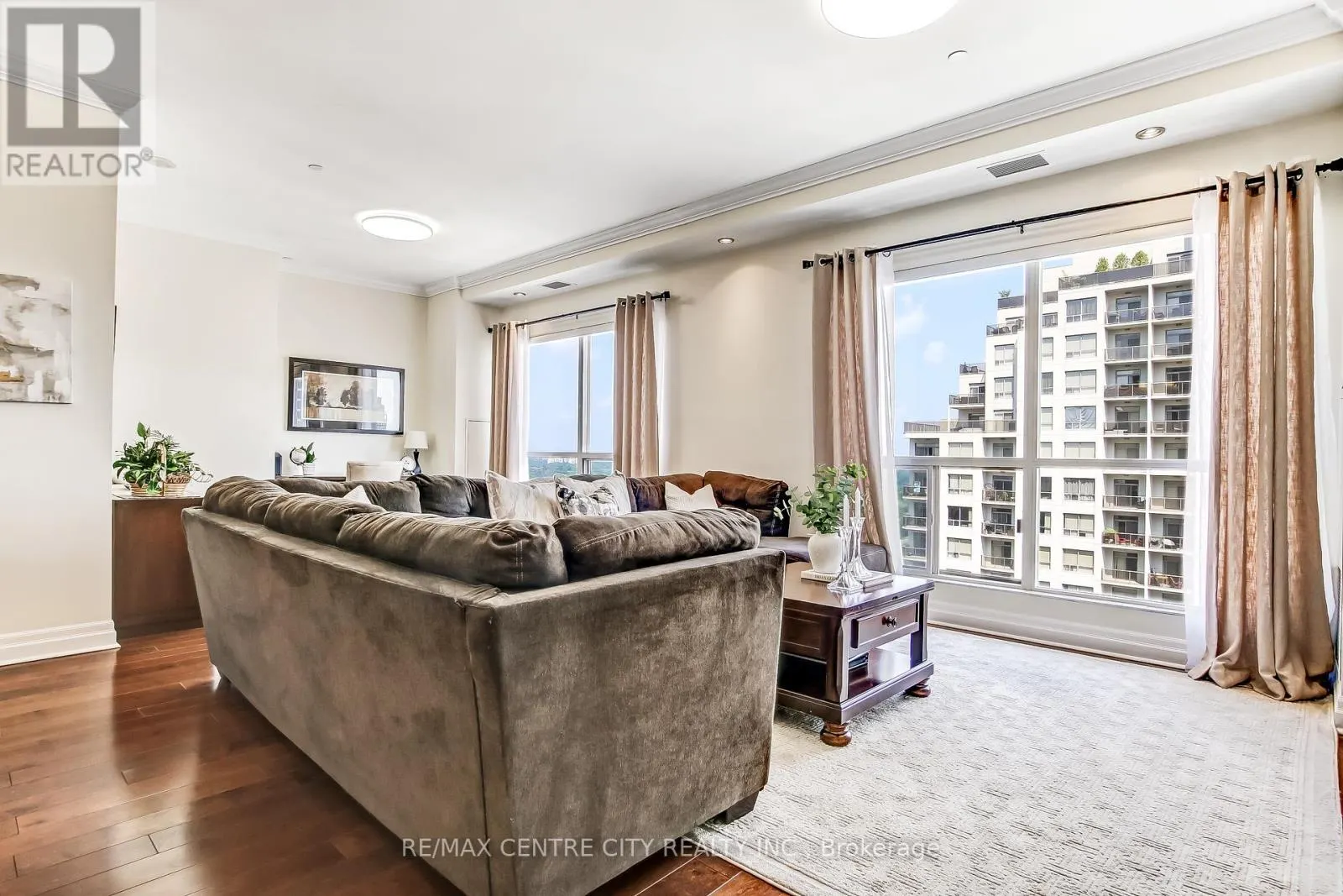 2401 - 330 RIDOUT STREET N, #2401