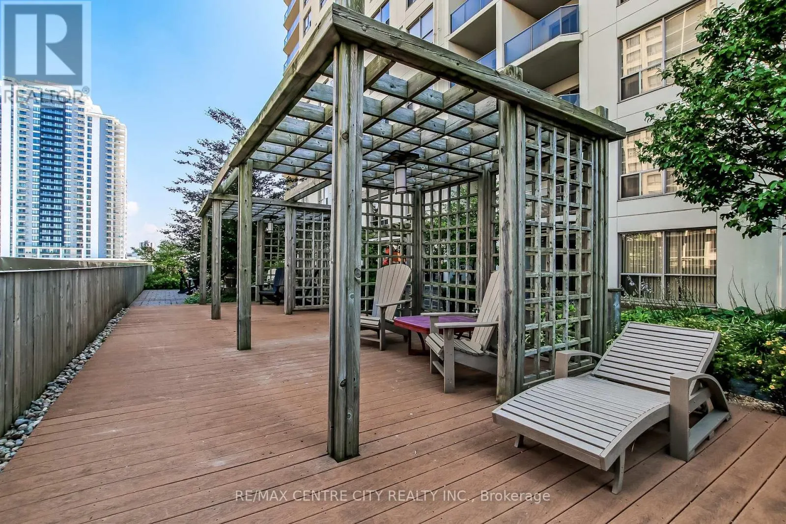 2401 - 330 RIDOUT STREET N, #2401