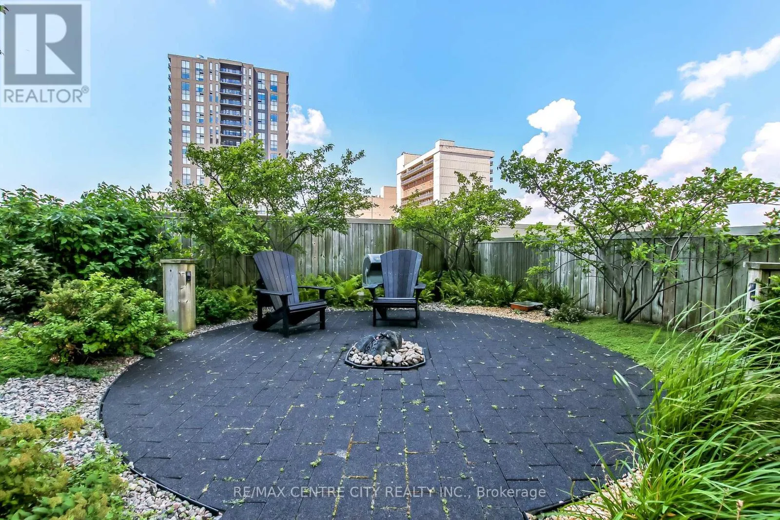 2401 - 330 RIDOUT STREET N, #2401