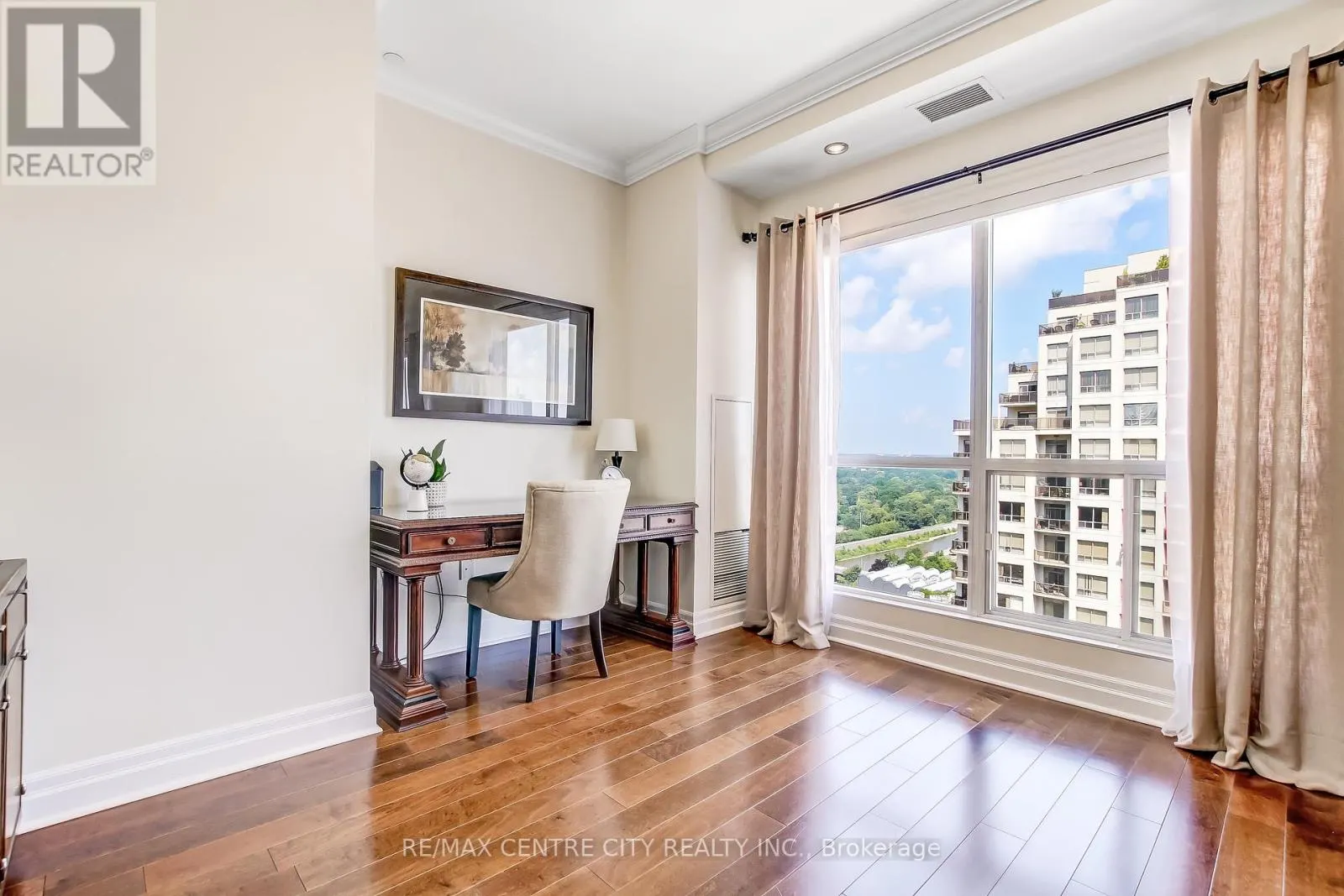 2401 - 330 RIDOUT STREET N, #2401