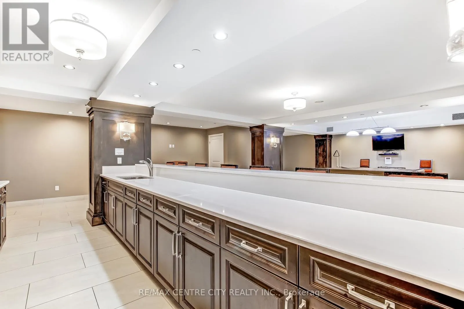 2401 - 330 RIDOUT STREET N, #2401