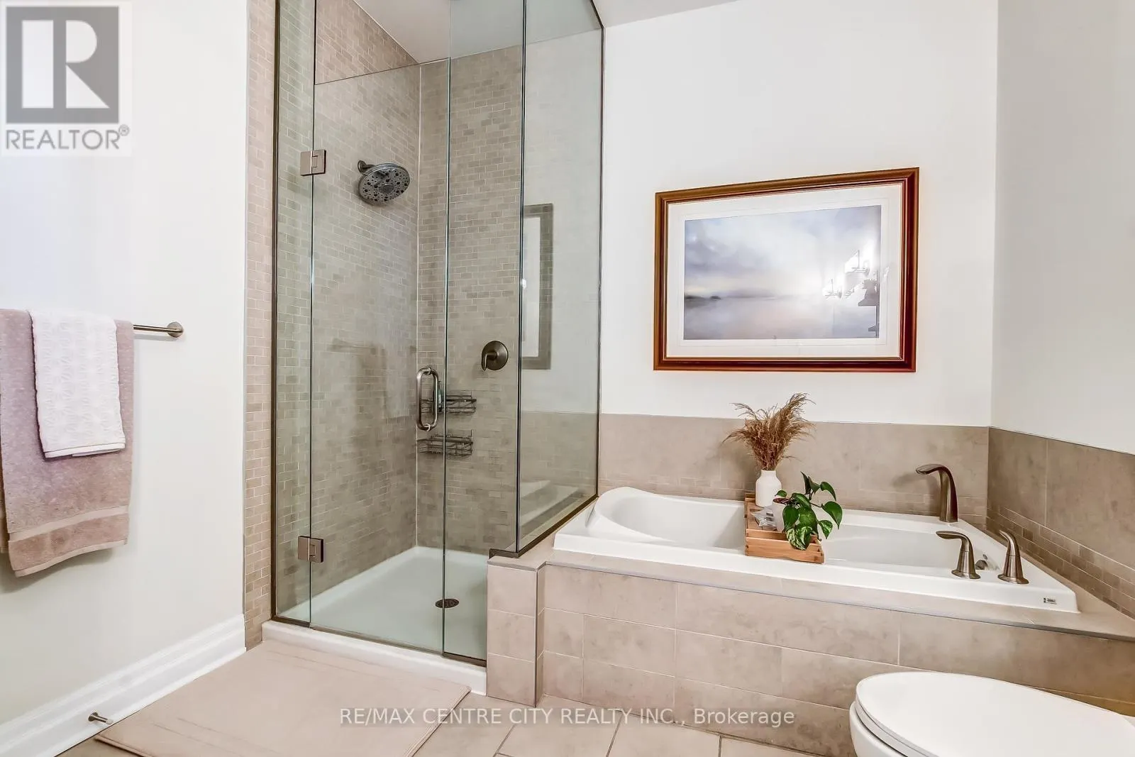 2401 - 330 RIDOUT STREET N, #2401
