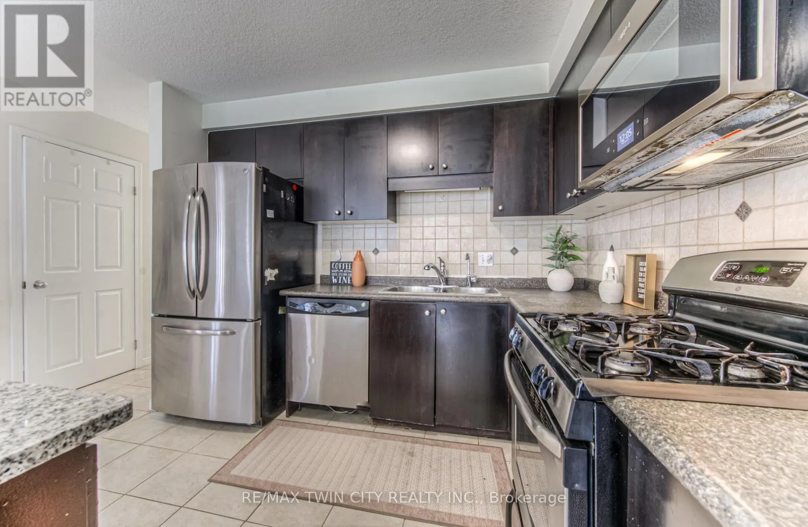 1332 COUNTRYSTONE DRIVE
