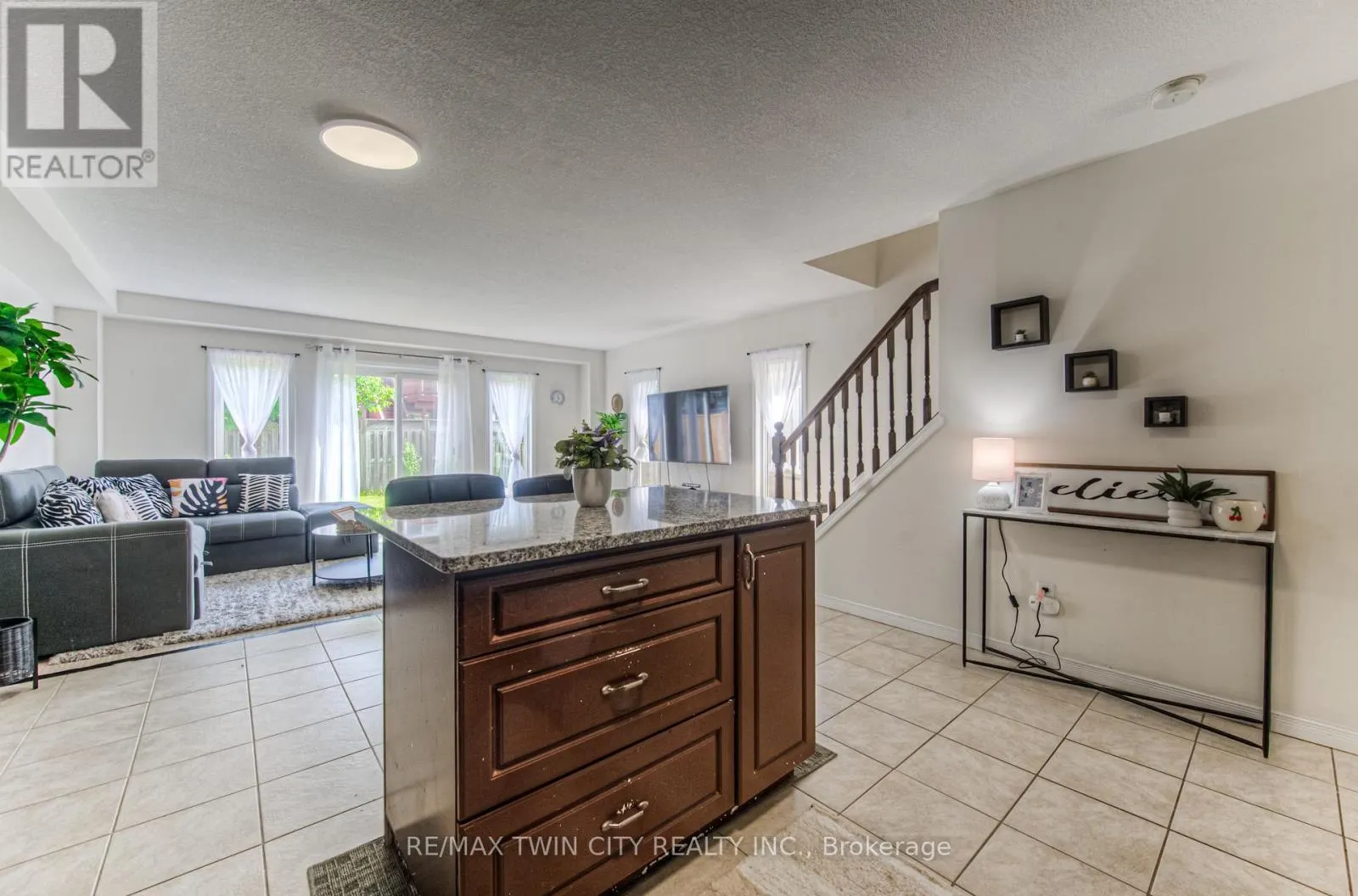 1332 COUNTRYSTONE DRIVE