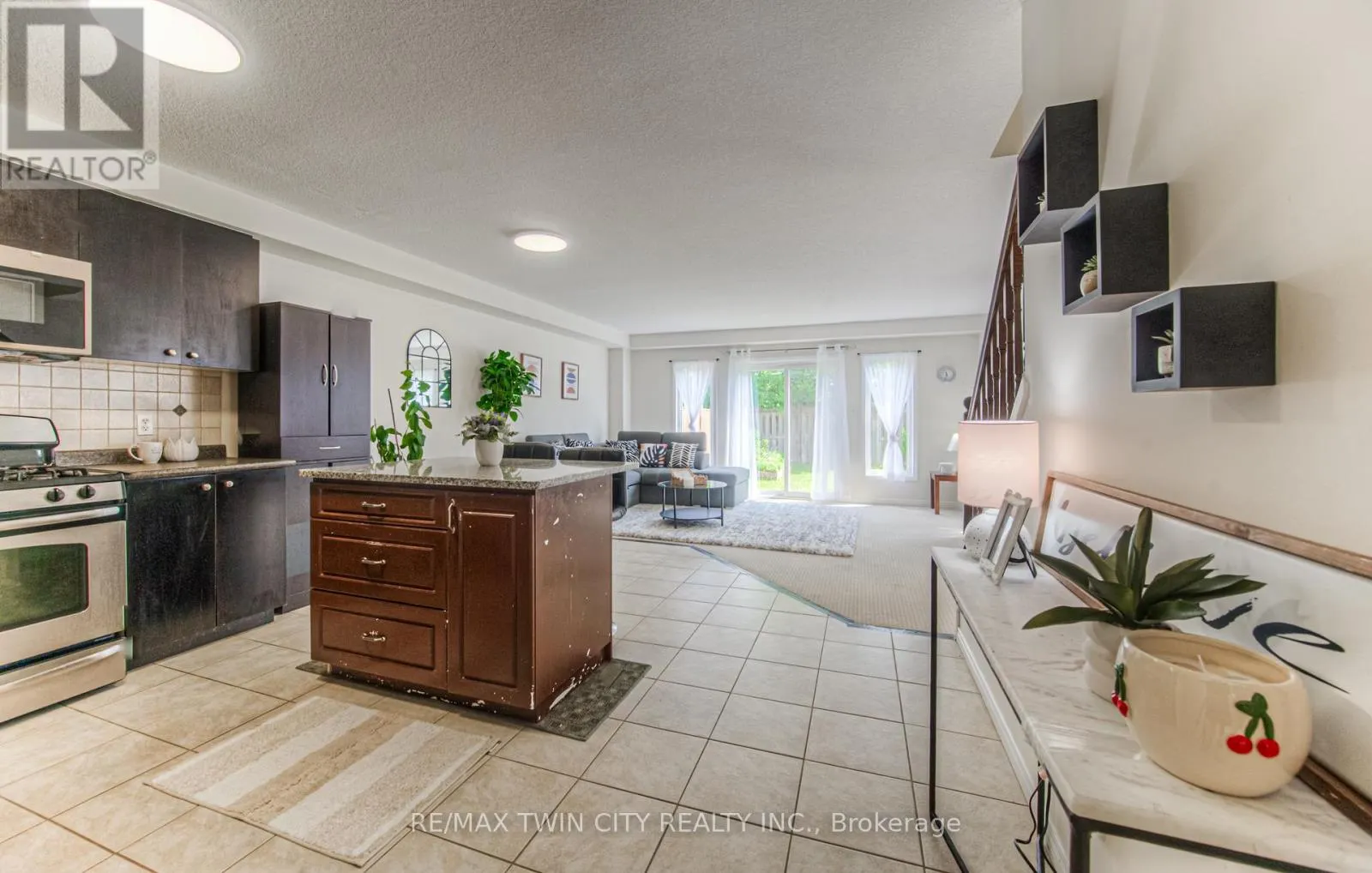1332 COUNTRYSTONE DRIVE