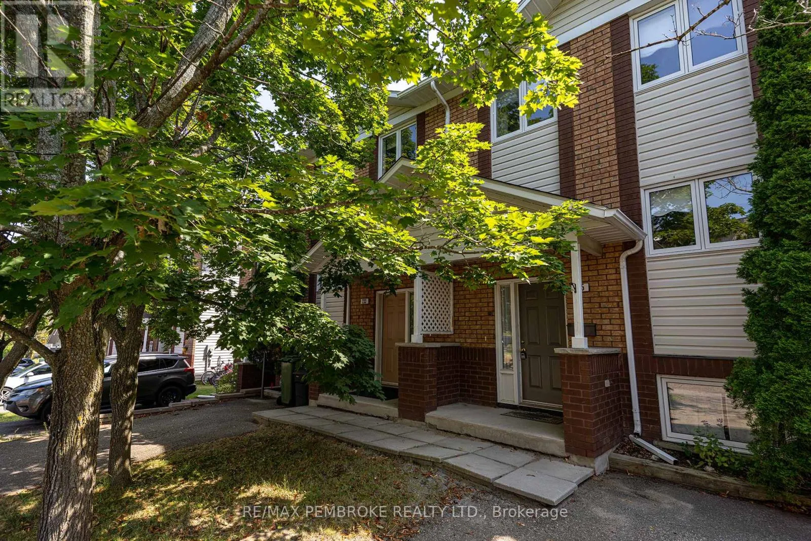 235 WILLOUGHBY CRESCENT