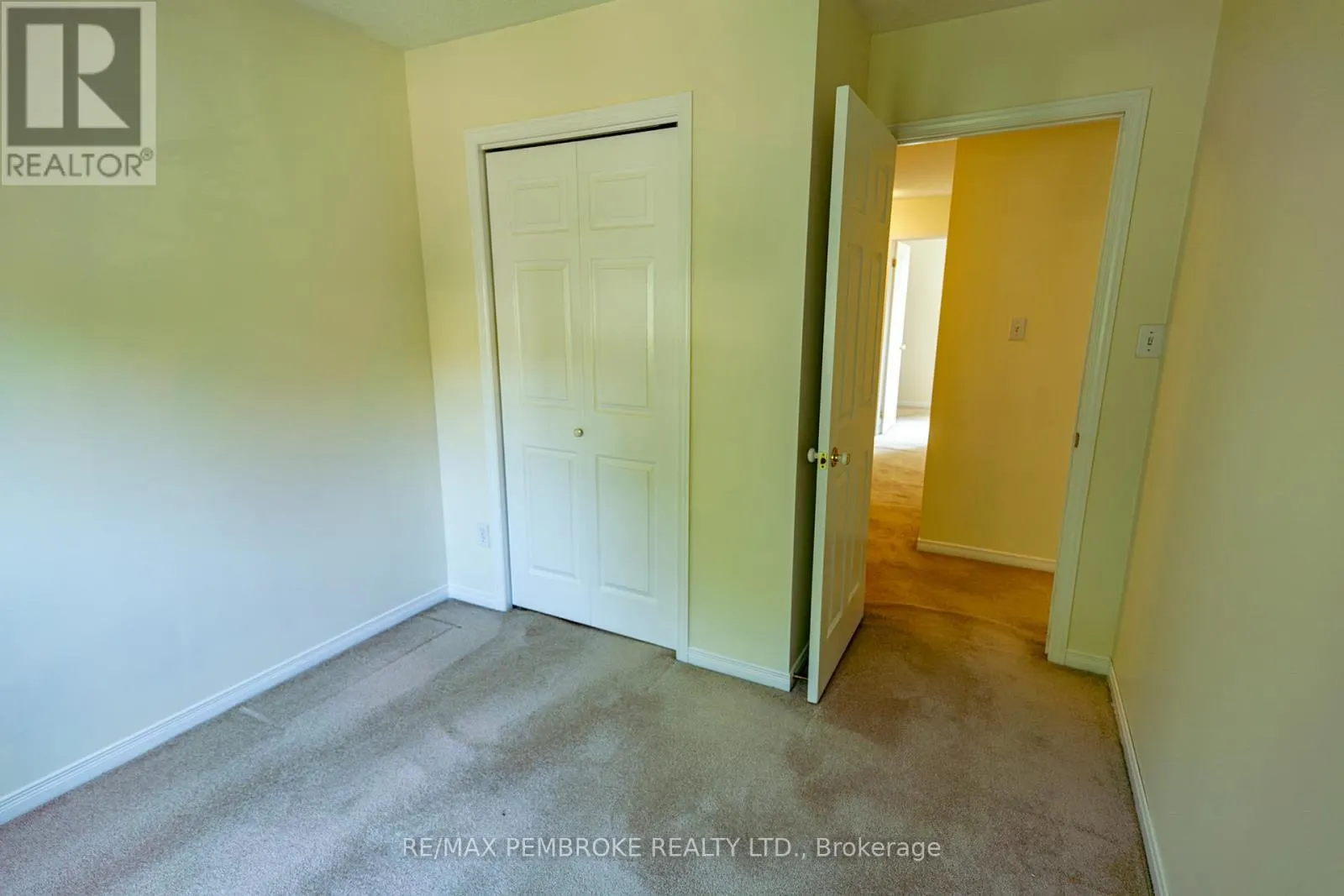 235 WILLOUGHBY CRESCENT