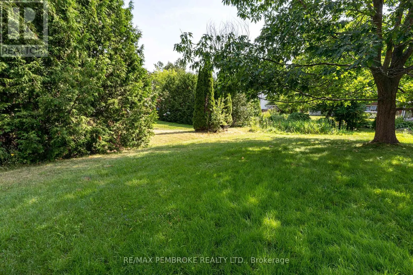 235 WILLOUGHBY CRESCENT