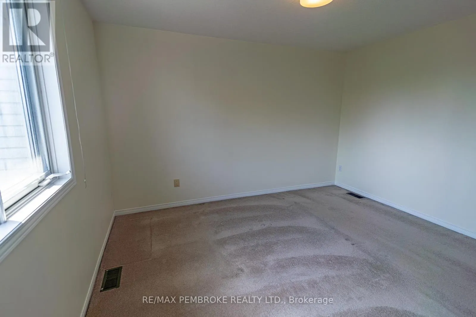 235 WILLOUGHBY CRESCENT