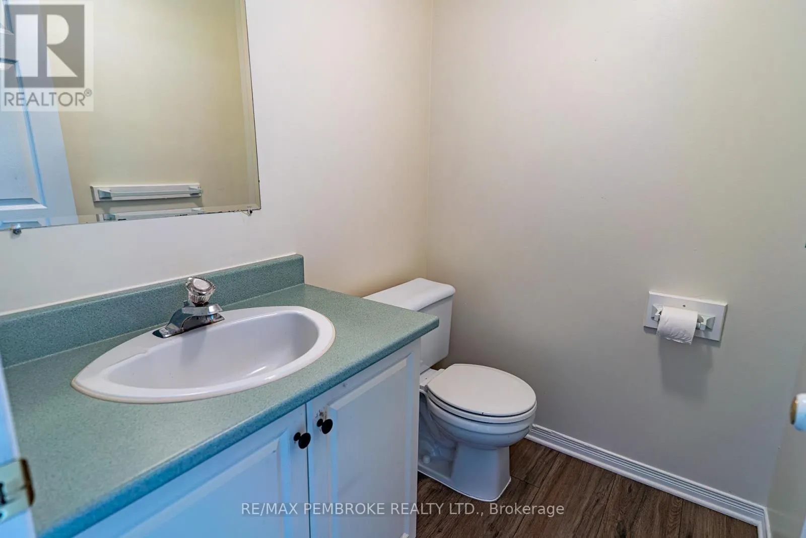 235 WILLOUGHBY CRESCENT