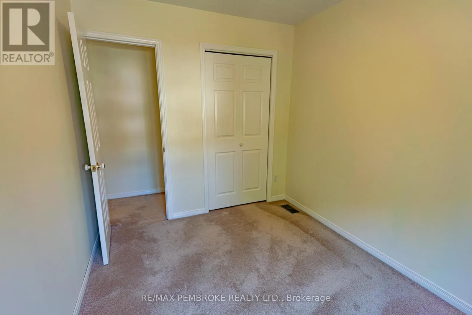 235 WILLOUGHBY CRESCENT