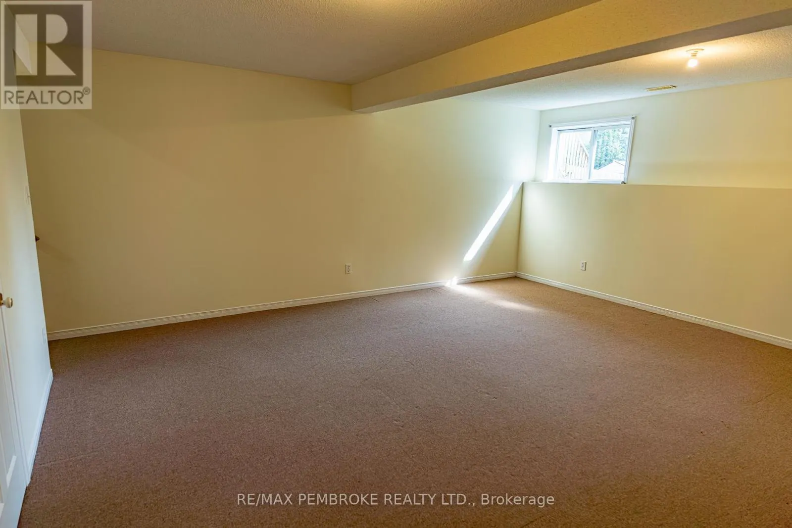 235 WILLOUGHBY CRESCENT