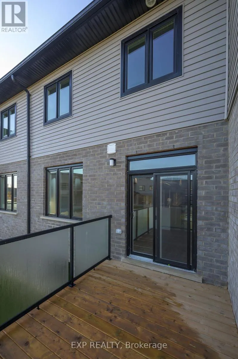 83 - 3380 SINGLETON AVENUE, #83