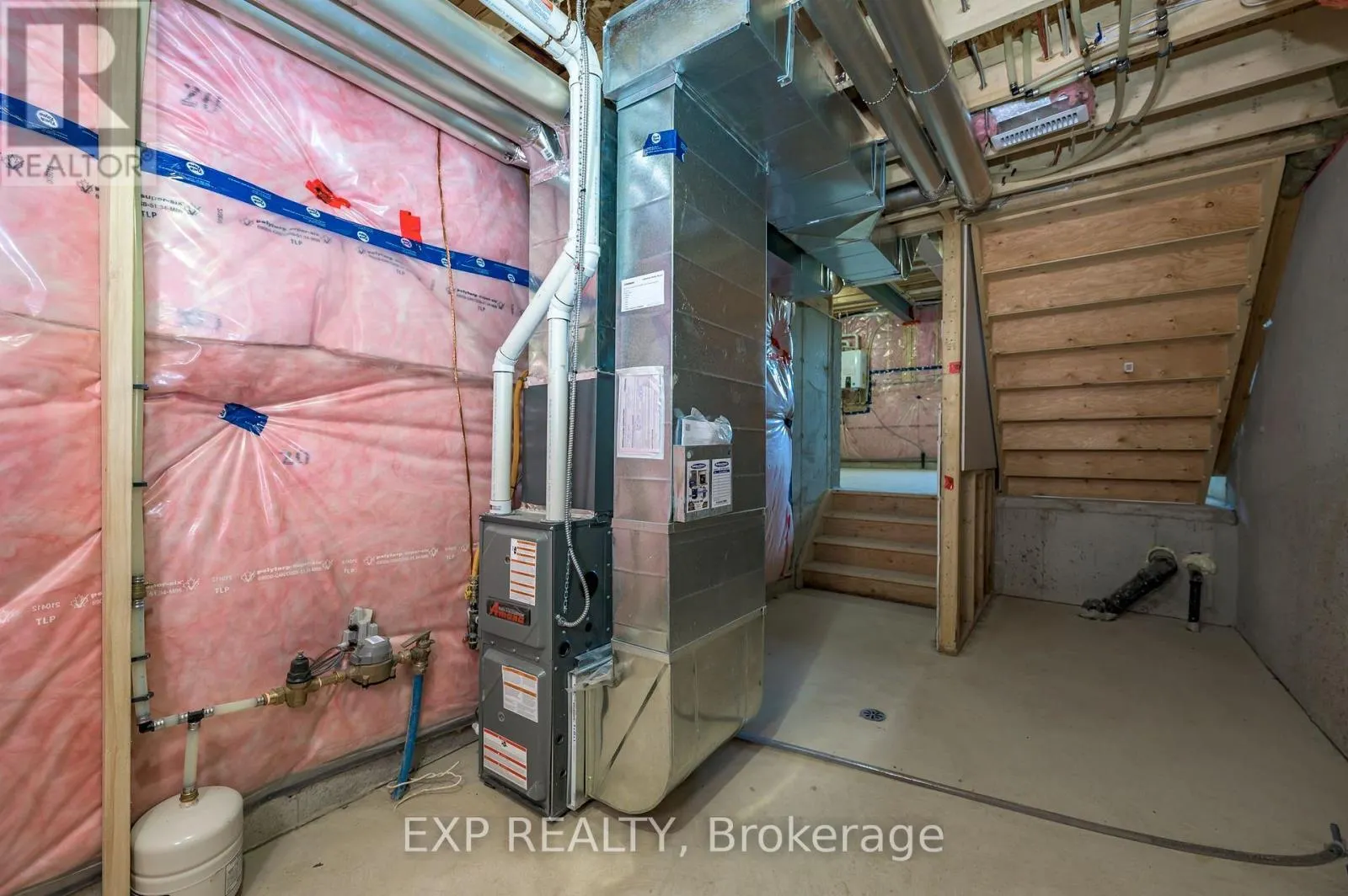 83 - 3380 SINGLETON AVENUE, #83