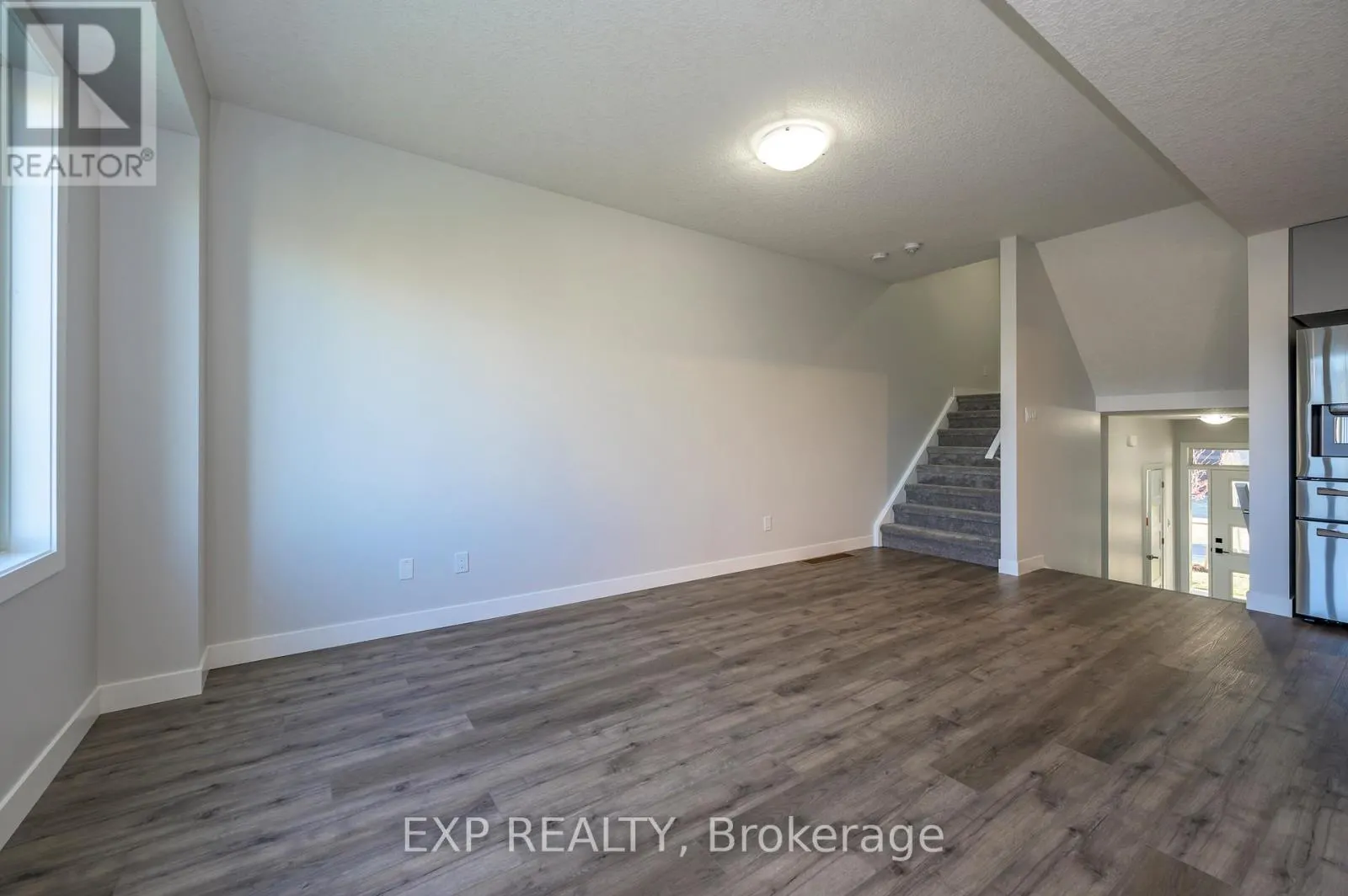 83 - 3380 SINGLETON AVENUE, #83