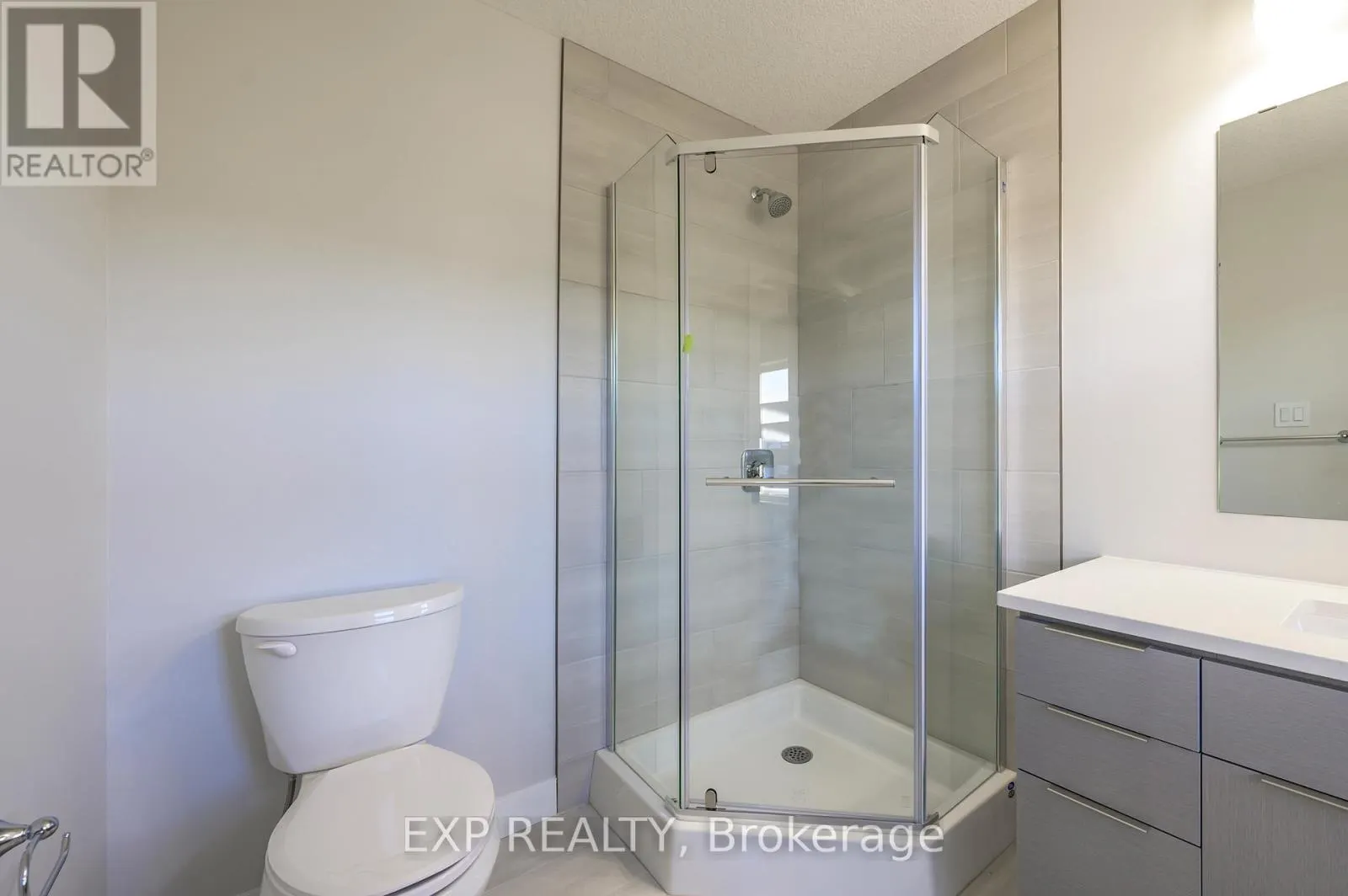 83 - 3380 SINGLETON AVENUE, #83
