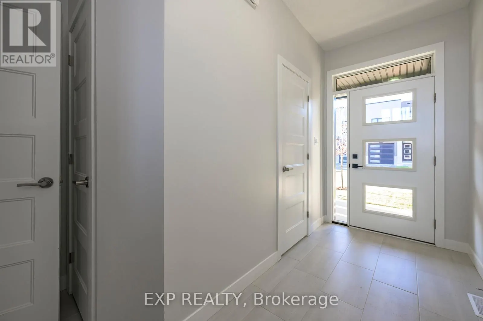 83 - 3380 SINGLETON AVENUE, #83