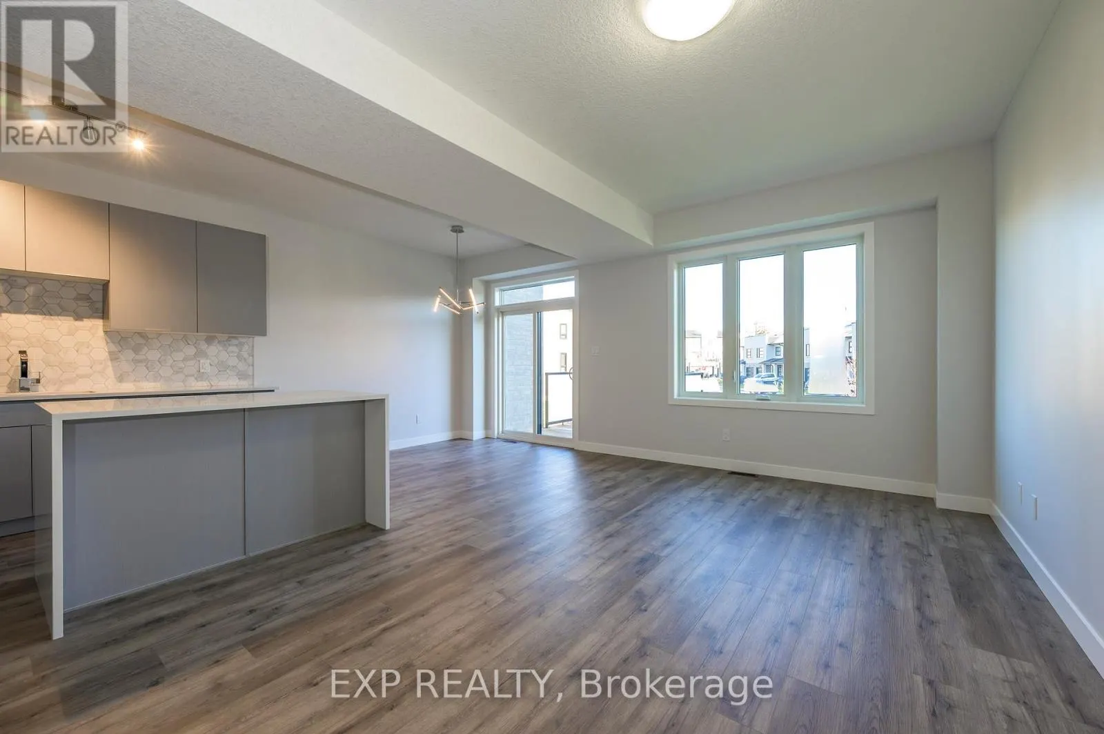 83 - 3380 SINGLETON AVENUE, #83