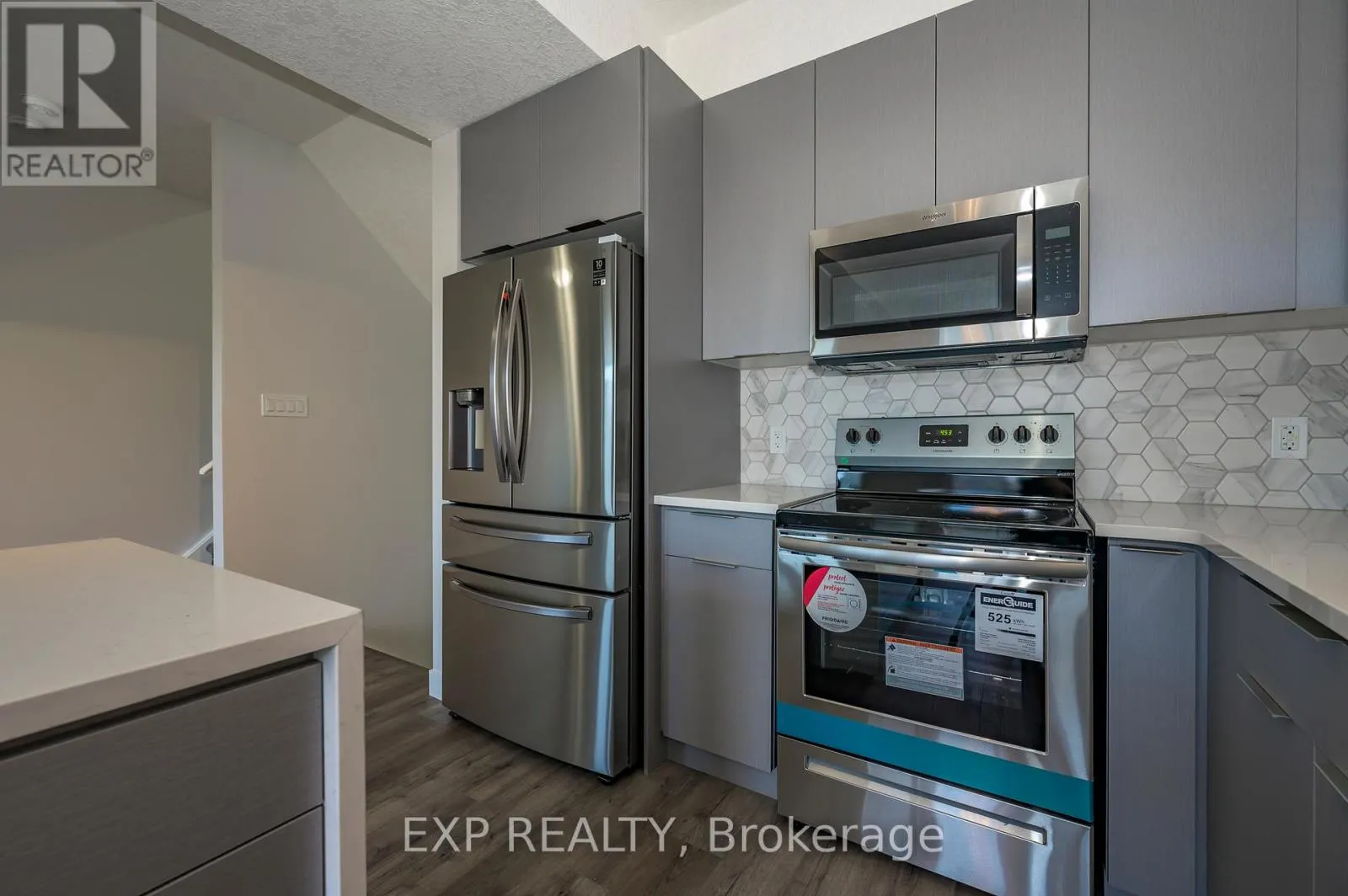 83 - 3380 SINGLETON AVENUE, #83