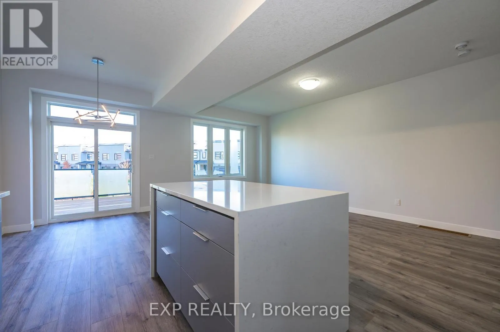 83 - 3380 SINGLETON AVENUE, #83