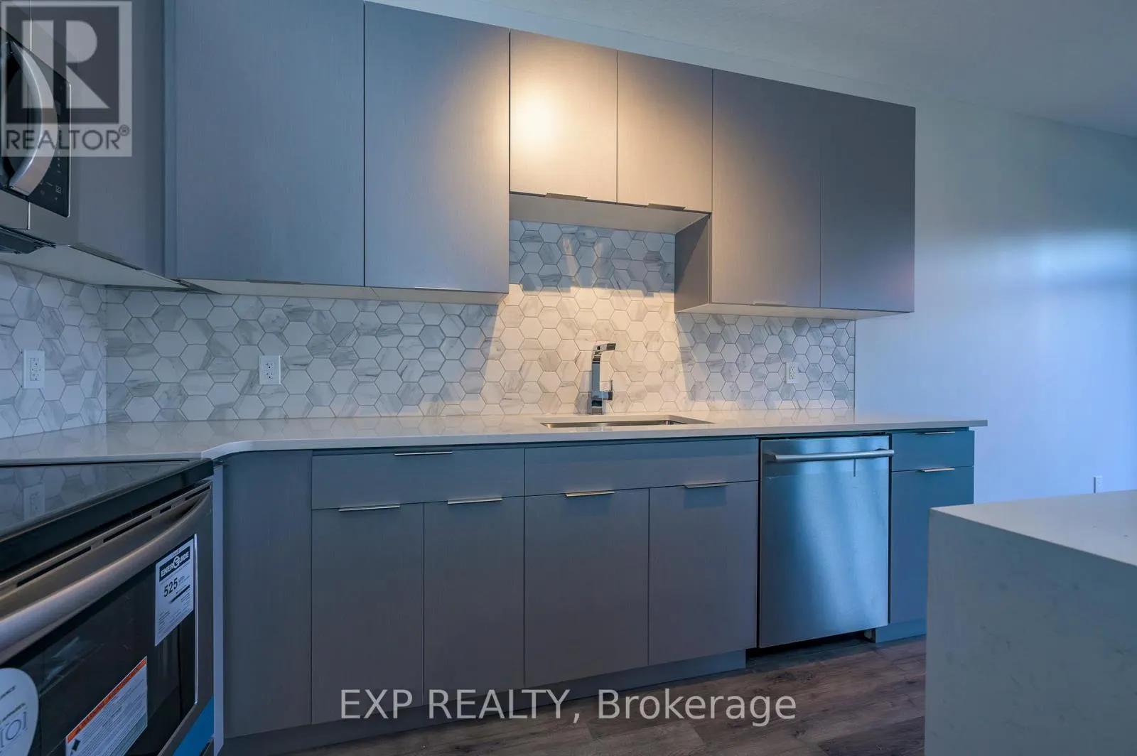 83 - 3380 SINGLETON AVENUE, #83