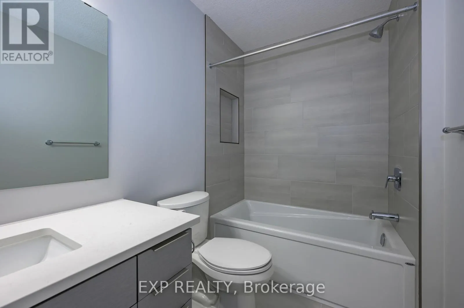 83 - 3380 SINGLETON AVENUE, #83